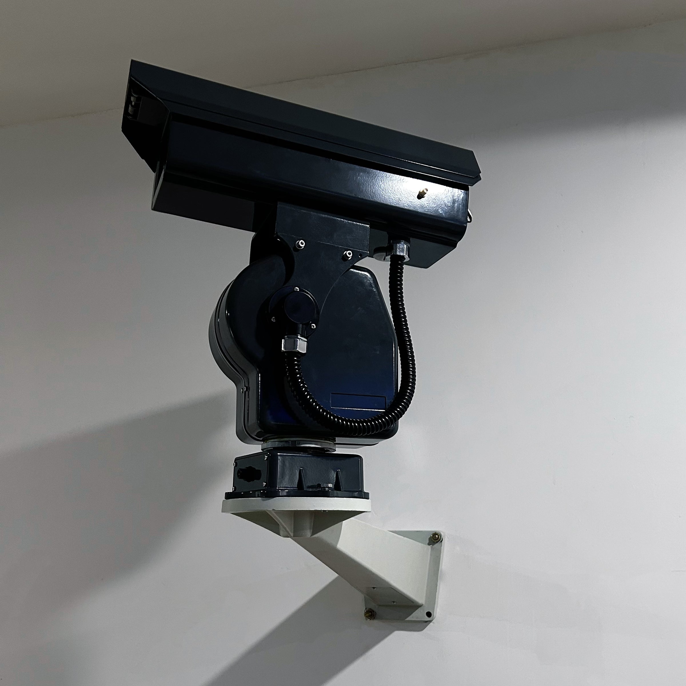 X-1 Bracket - Bird Laser System Mount - Vertical Surface